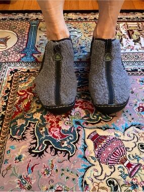 Cozy Grey Sherpa Slip-On Loafers